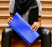 Load image into Gallery viewer, Carry Clutch